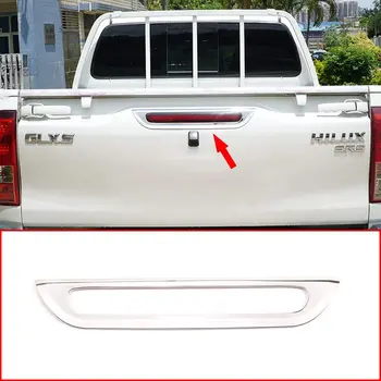 На задния панел на задната врата на колата, тампон върху рамка стоп-сигнал, подходящ за Toyota Hilux 2015-2021 от неръждаема стомана